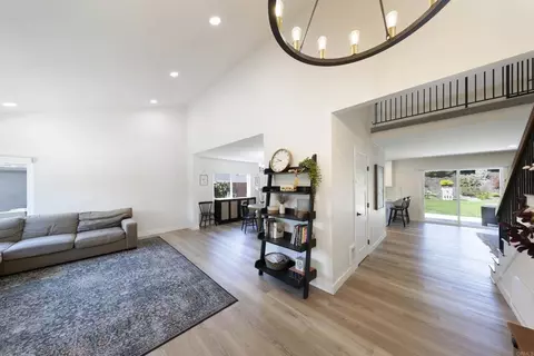 Entry Way - 3577 Winslow Rd, Oceanside, CA 92056 photo 2 of 7