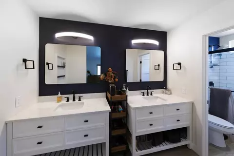 Bath - 3577 Winslow Rd, Oceanside, CA 92056 photo 2 of 5