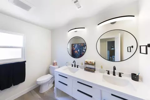 Bath - 3577 Winslow Rd, Oceanside, CA 92056 photo 4 of 5