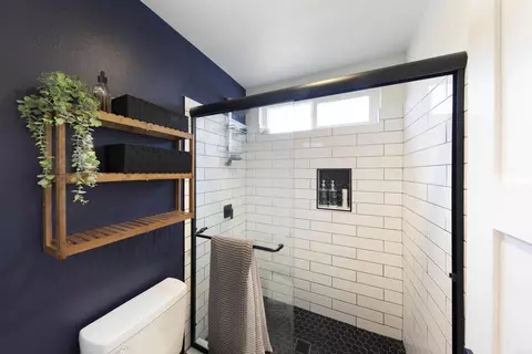 Bath - 3577 Winslow Rd, Oceanside, CA 92056 photo 3 of 5