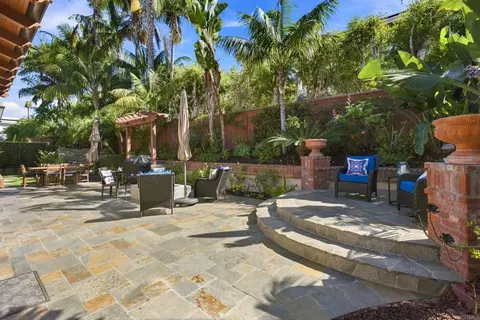Exterior - 799 Hygeia Ave, Encinitas, CA 92024 photo 4 of 12