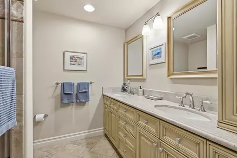 Bath - 799 Hygeia Ave, Encinitas, CA 92024 photo 5 of 5