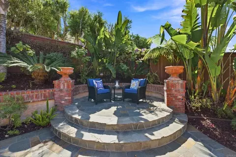 Exterior - 799 Hygeia Ave, Encinitas, CA 92024 photo 5 of 12