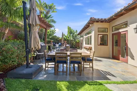 Exterior - 799 Hygeia Ave, Encinitas, CA 92024 photo 9 of 12