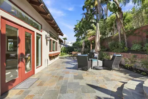 Exterior - 799 Hygeia Ave, Encinitas, CA 92024 photo 7 of 12