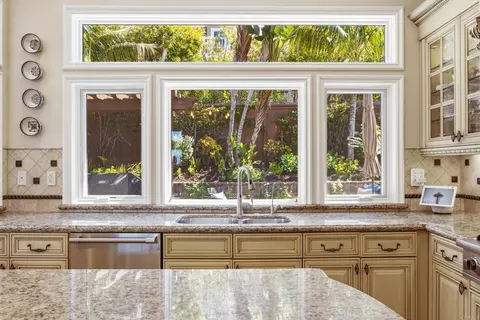 Kitchen - 799 Hygeia Ave, Encinitas, CA 92024 photo 5 of 5