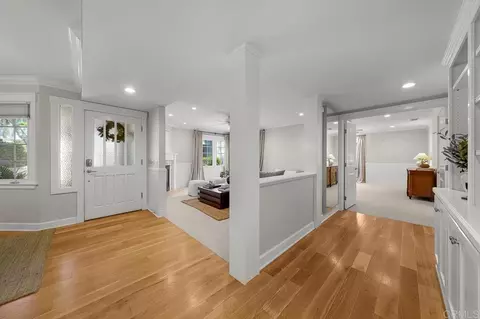 Entry Way - 2148 S Coast Hwy, Oceanside, CA 92054 photo 1 of 2