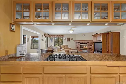 Kitchen - 3911 Alta Vista Dr, Fallbrook, CA 92028 photo 6 of 7