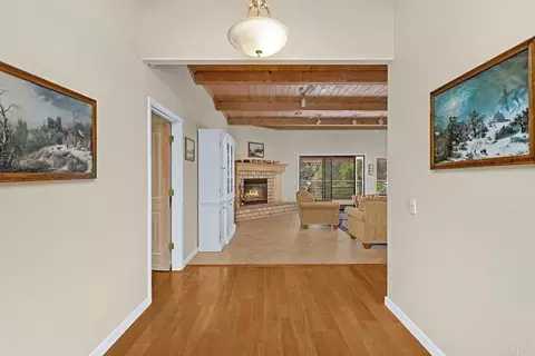 Entry Way - 3911 Alta Vista Dr, Fallbrook, CA 92028 photo 3 of 4