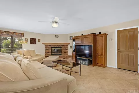 Living - 3911 Alta Vista Dr, Fallbrook, CA 92028 photo 7 of 11