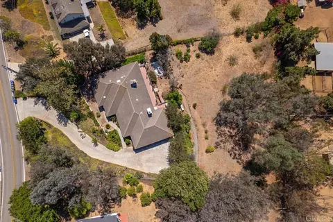View/Area - 3911 Alta Vista Dr, Fallbrook, CA 92028 photo 3 of 8