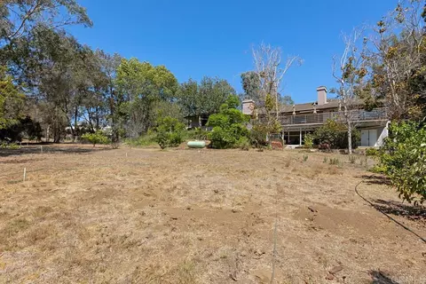 Exterior - 3911 Alta Vista Dr, Fallbrook, CA 92028 photo 8 of 10