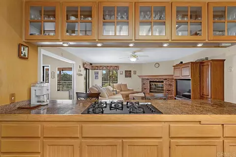 Kitchen - 3911 Alta Vista Dr, Fallbrook, CA 92028 photo 5 of 7
