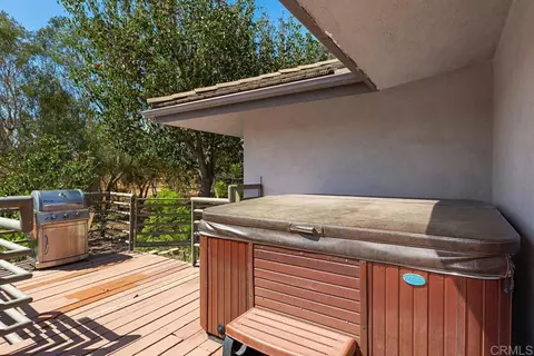 Exterior - 3911 Alta Vista Dr, Fallbrook, CA 92028 photo 4 of 10