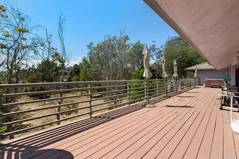 Exterior - 3911 Alta Vista Dr, Fallbrook, CA 92028 photo 5 of 10