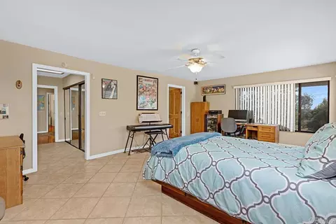 Bedroom - 3911 Alta Vista Dr, Fallbrook, CA 92028 photo 2 of 4