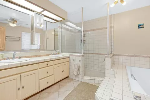 Bath - 3911 Alta Vista Dr, Fallbrook, CA 92028 photo 1 of 5