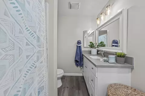 Bath - 2335 Caringa Way #18, Carlsbad, CA 92009 photo 3 of 3