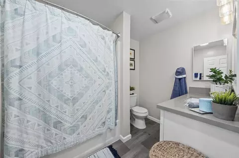 Bath - 2335 Caringa Way #18, Carlsbad, CA 92009 photo 2 of 3