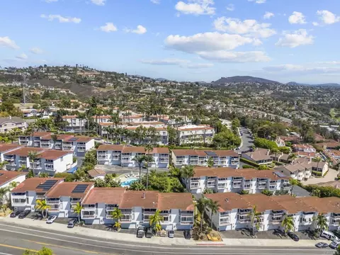 View/Area - 2335 Caringa Way #18, Carlsbad, CA 92009 photo 13 of 14