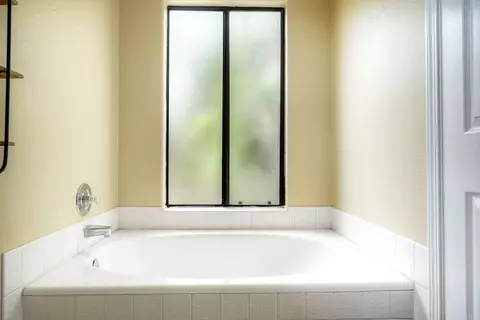 Bath - 3879 Cornell Dr, Oceanside, CA 92056 photo 4 of 5