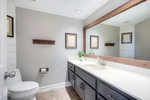 Bath - 3879 Cornell Dr, Oceanside, CA 92056 photo 1 of 5
