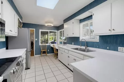 Kitchen - 12435 Rockcrest Rd, Lakeside, CA 92040 photo 1 of 4