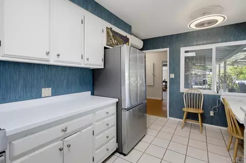 Kitchen - 12435 Rockcrest Rd, Lakeside, CA 92040 photo 3 of 4
