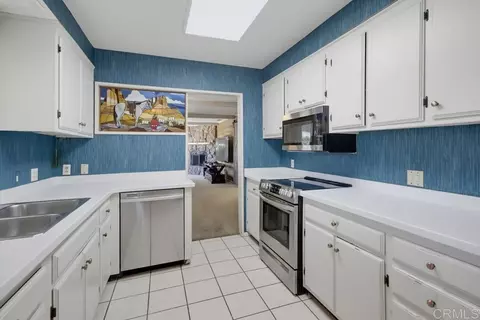Kitchen - 12435 Rockcrest Rd, Lakeside, CA 92040 photo 4 of 4