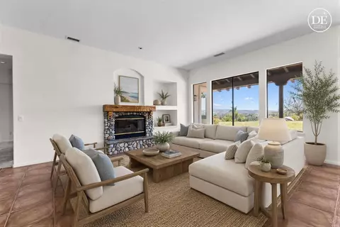 Living - 3506 Lancewood Way, Fallbrook, CA 92028 photo 4 of 6