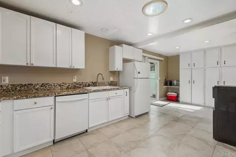 Kitchen - 4541 Westridge Dr, Oceanside, CA 92056 photo 6 of 7