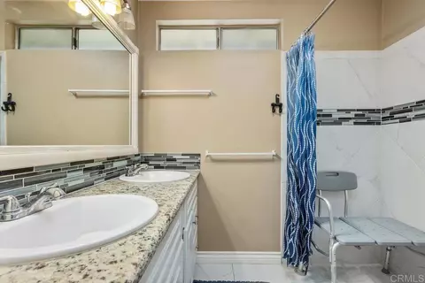 Bath - 4541 Westridge Dr, Oceanside, CA 92056 photo 4 of 5