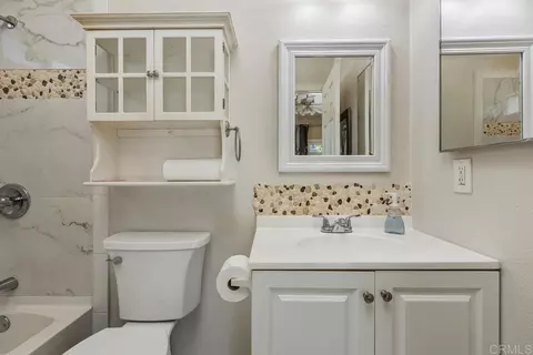 Bath - 4541 Westridge Dr, Oceanside, CA 92056 photo 2 of 5