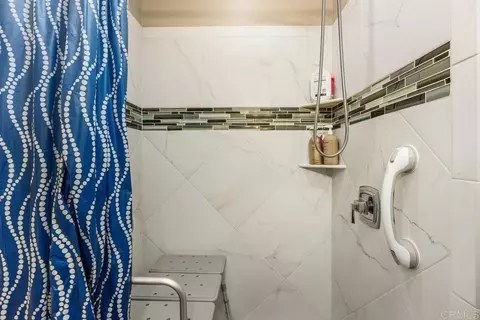 Bath - 4541 Westridge Dr, Oceanside, CA 92056 photo 5 of 5
