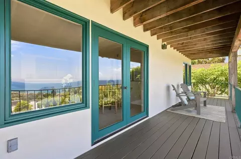 Exterior - 7631 Hillside Dr, La Jolla, CA 92037 photo 4 of 10