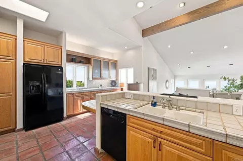 Kitchen - 7631 Hillside Dr, La Jolla, CA 92037 photo 3 of 5
