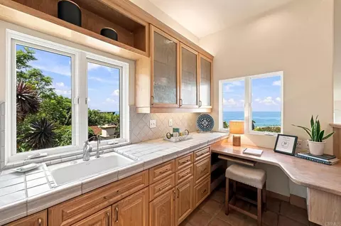 Kitchen - 7631 Hillside Dr, La Jolla, CA 92037 photo 5 of 5