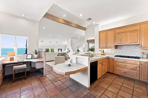 Kitchen - 7631 Hillside Dr, La Jolla, CA 92037 photo 2 of 5