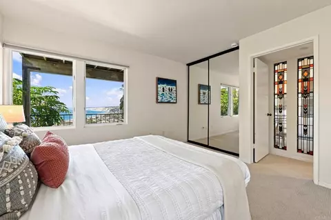 Bedroom - 7631 Hillside Dr, La Jolla, CA 92037 photo 5 of 8