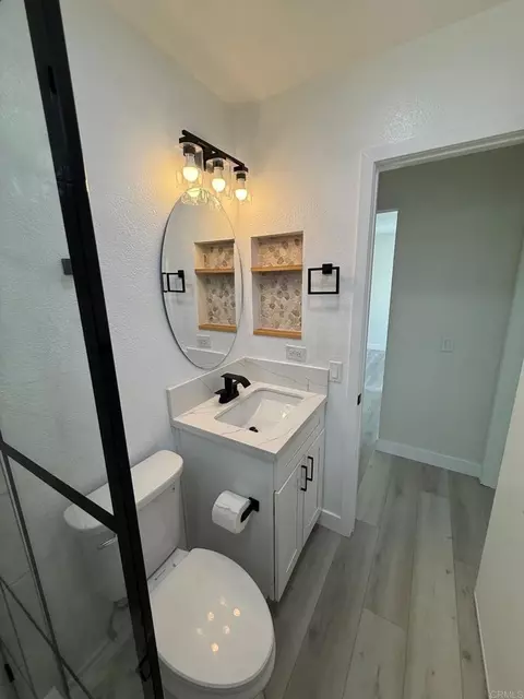 Bath - 4713 Mystik Rd, Oceanside, CA 92056 photo 5 of 5
