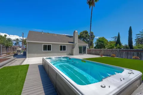 Exterior - 832 Grapevine Rd, Vista, CA 92083 photo 2 of 5