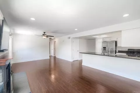 Living - 832 Grapevine Rd, Vista, CA 92083 photo 3 of 6