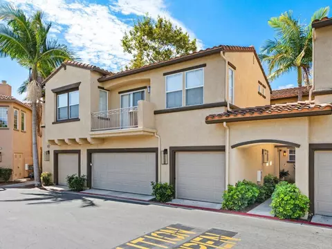 Exterior - 625 Sumner Way #4, Oceanside, CA 92058 photo 4 of 10