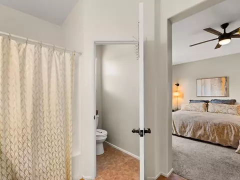 Bath - 625 Sumner Way #4, Oceanside, CA 92058 photo 4 of 5