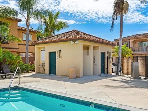 Exterior - 625 Sumner Way #4, Oceanside, CA 92058 photo 6 of 10