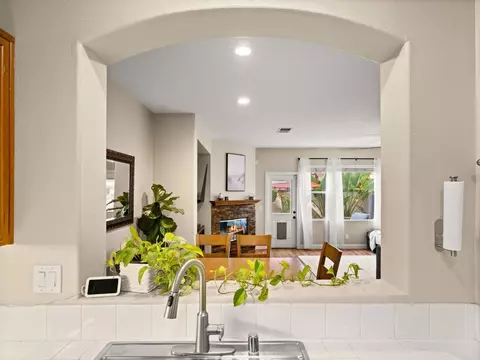 Kitchen - 625 Sumner Way #4, Oceanside, CA 92058 photo 4 of 4