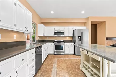 Kitchen - 5014 Lake Circle Rd, Fallbrook, CA 92028 photo 3 of 3