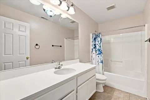 Bath - 5014 Lake Circle Rd, Fallbrook, CA 92028 photo 5 of 5