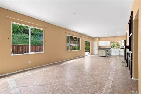Living - 5014 Lake Circle Rd, Fallbrook, CA 92028 photo 2 of 6