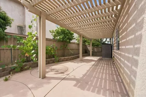 Exterior - 5014 Lake Circle Rd, Fallbrook, CA 92028 photo 6 of 6